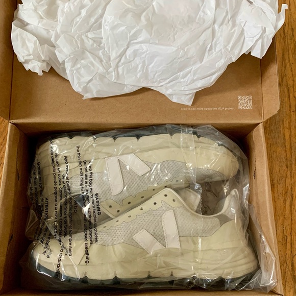 Veja Dekkan Alveomesh Sneaker, Women’s Size 8, Natural with White 🤍 - Picture 9 of 13